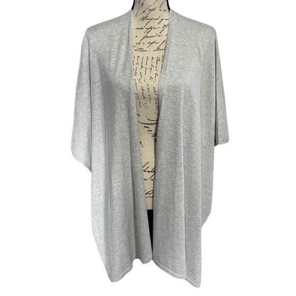 WHBM White House Black Market OPEN WRAP RUANA One Size Light Gray NEW Tiny Flaw - Picture 1 of 7